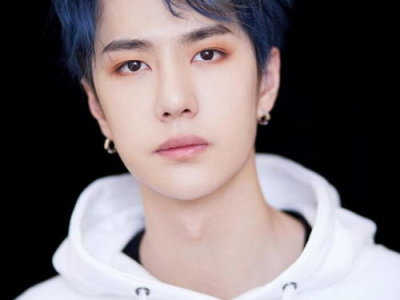 王一博户外探险，抽象世界中的时尚演绎