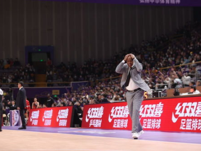 郭艾伦时隔325天重返CBA