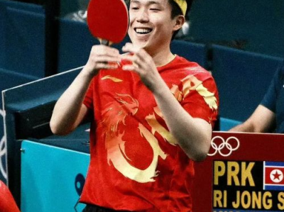 邵美琪倾心支持孙颖莎王楚钦：篮球场上的铁杆球迷