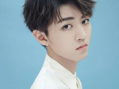 你是说王俊凯穿了四层才这样吗