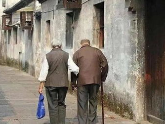 四年寻亲路：男子苦寻妻子墓地，揭开岳父母神秘面纱