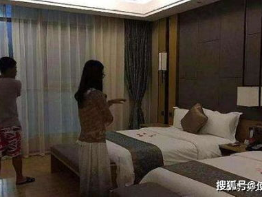 女子深夜酒店遭遇前台凌晨刷卡进房猥亵，紧急调查展开